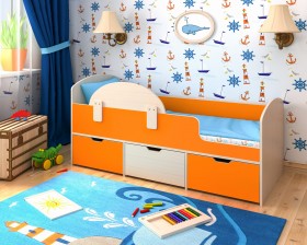 Кровать Малыш-мини с бортиком Дуб молочный/Оранжевый в Омске - omsk.katalogmebeli.com | фото