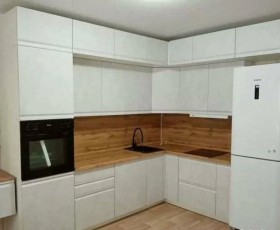 Модульная кухня Бруклин 2.4 x 2 м (Бетон белый) в Омске - omsk.katalogmebeli.com | фото 15